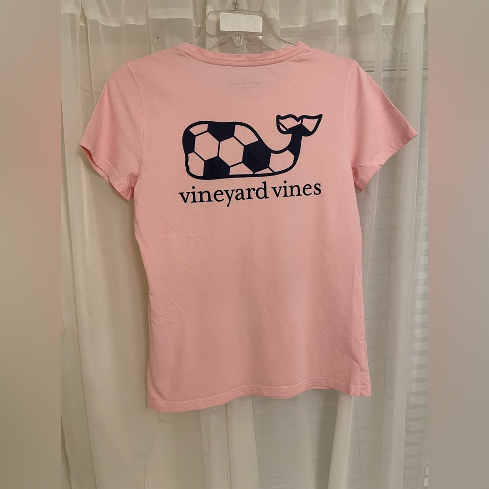 Vineyard Vines light pink tshirt with soccer whale on back